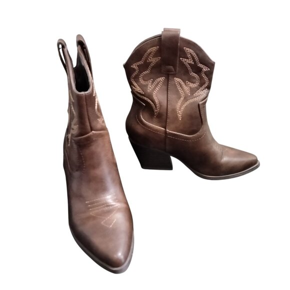 Soda Size 6 Ankle Boots Blazing Western Stitched Pointed Toe Booties Low Heel - Picture 2 of 9